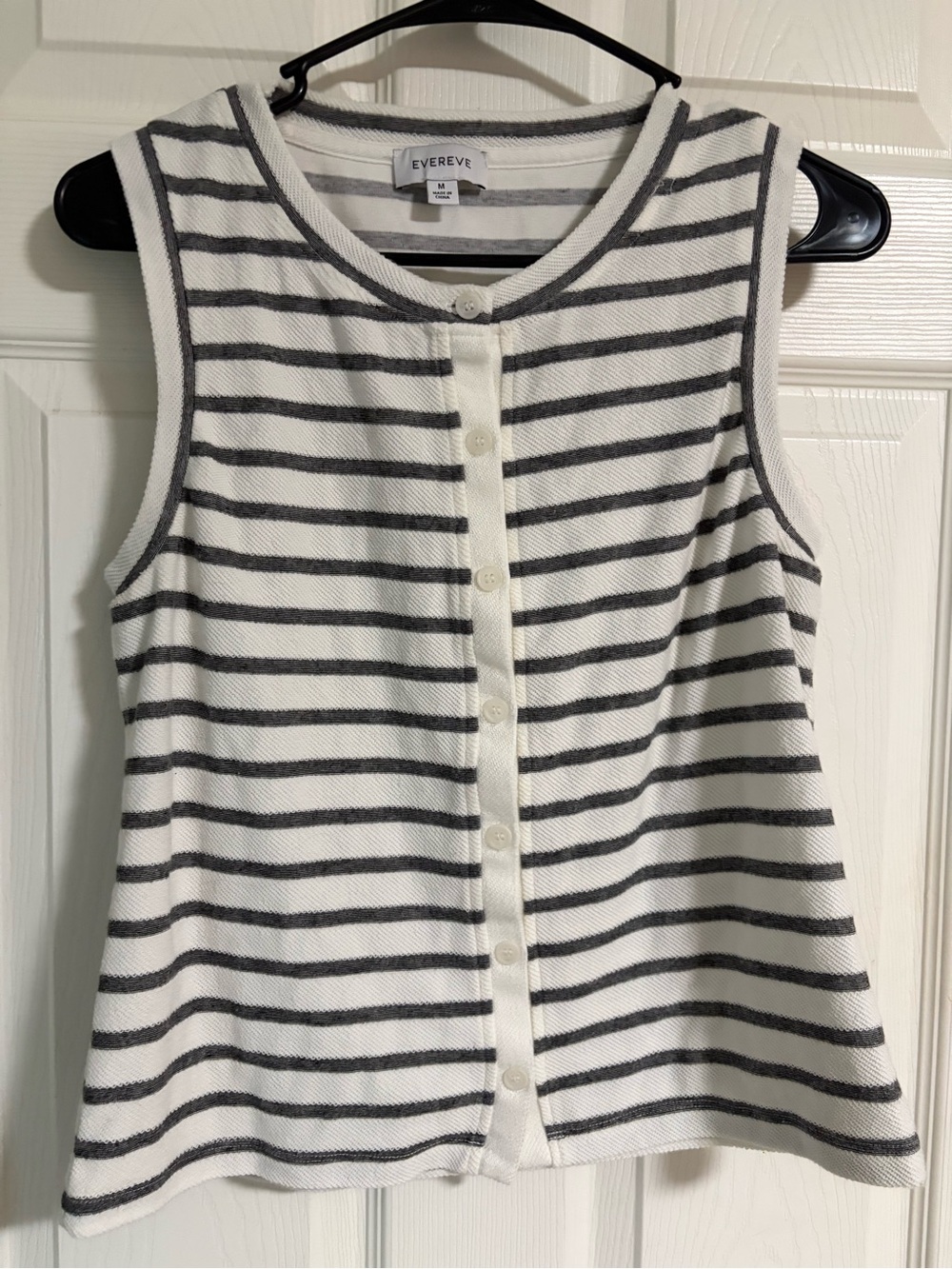 Evereve White & Gray Striped Button-Front Sleeveless Top